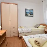 شقة Tonja