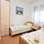 Apartament Tonja *