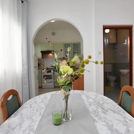 Tonja Apartment Primosten