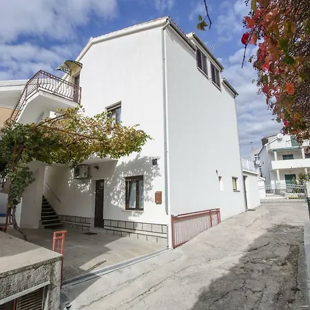 Tonja Apartment Primosten